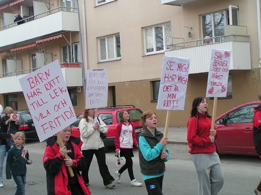 Barn i demonstration på 1 maj